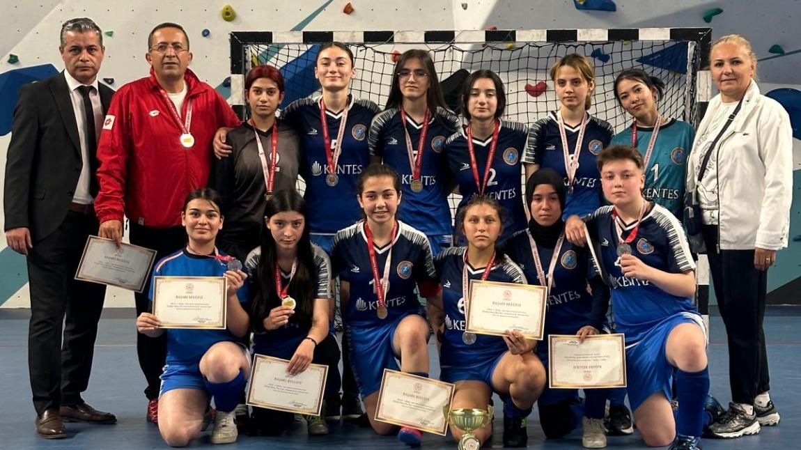 Kız Futsal Takımımız İlçe İkincisi
